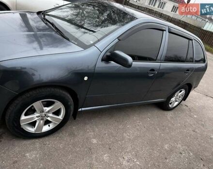 Сірий Шкода Фабія, об'ємом двигуна 1.39 л та пробігом 175 тис. км за 4200 $, фото 1 на Automoto.ua