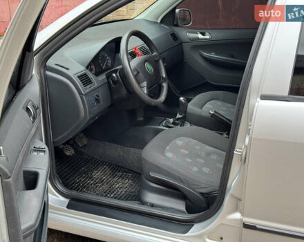 Серый Шкода Фабия, объемом двигателя 1.39 л и пробегом 208 тыс. км за 3999 $, фото 17 на Automoto.ua