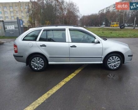 Серый Шкода Фабия, объемом двигателя 1.39 л и пробегом 100 тыс. км за 4700 $, фото 7 на Automoto.ua