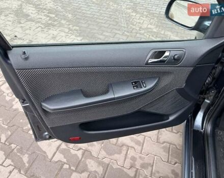 Серый Шкода Фабия, объемом двигателя 1.4 л и пробегом 266 тыс. км за 4750 $, фото 9 на Automoto.ua