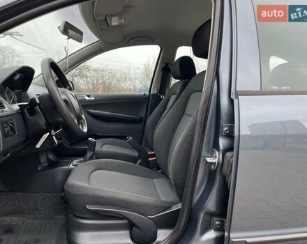 Серый Шкода Фабия, объемом двигателя 1.4 л и пробегом 266 тыс. км за 4750 $, фото 10 на Automoto.ua