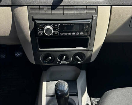 Серый Шкода Фабия, объемом двигателя 1.4 л и пробегом 272 тыс. км за 4500 $, фото 24 на Automoto.ua