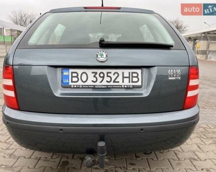 Серый Шкода Фабия, объемом двигателя 1.4 л и пробегом 266 тыс. км за 4750 $, фото 4 на Automoto.ua