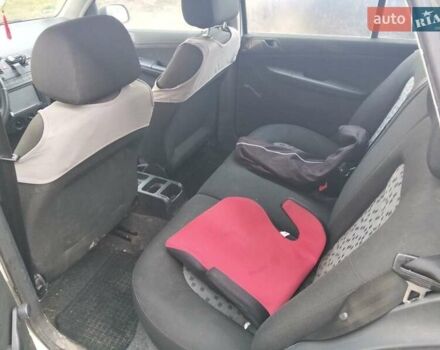 Серый Шкода Фабия, объемом двигателя 1.4 л и пробегом 307 тыс. км за 3700 $, фото 4 на Automoto.ua