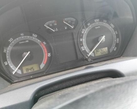 Серый Шкода Фабия, объемом двигателя 1.4 л и пробегом 307 тыс. км за 3700 $, фото 6 на Automoto.ua