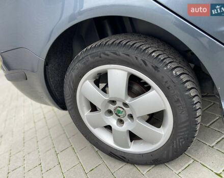 Серый Шкода Фабия, объемом двигателя 1.4 л и пробегом 165 тыс. км за 5450 $, фото 14 на Automoto.ua