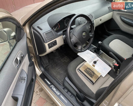 Шкода Фабия 2005 в Ровно на Automoto.ua Серый Шкода Фабия, объемом двигателя 1.39 л и пробегом 230 тыс. км за 4000 $, фото 8 на Automoto.ua