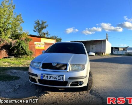 Серый Шкода Фабия, объемом двигателя 1.4 л и пробегом 315 тыс. км за 5000 $, фото 2 на Automoto.ua