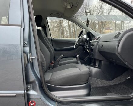 Серый Шкода Фабия, объемом двигателя 1.4 л и пробегом 266 тыс. км за 4750 $, фото 16 на Automoto.ua