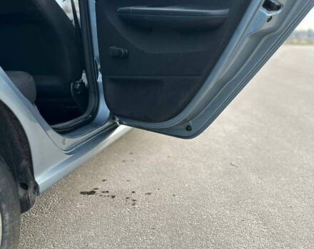 Серый Шкода Фабия, объемом двигателя 1.39 л и пробегом 224 тыс. км за 4500 $, фото 11 на Automoto.ua