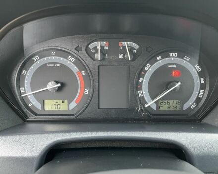 Серый Шкода Фабия, объемом двигателя 1.4 л и пробегом 266 тыс. км за 4750 $, фото 23 на Automoto.ua