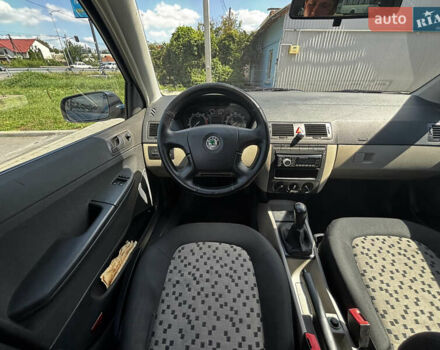 Серый Шкода Фабия, объемом двигателя 1.4 л и пробегом 272 тыс. км за 4500 $, фото 23 на Automoto.ua