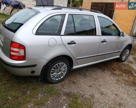 Серый Шкода Фабия, объемом двигателя 1.39 л и пробегом 22 тыс. км за 5000 $, фото 2 на Automoto.ua