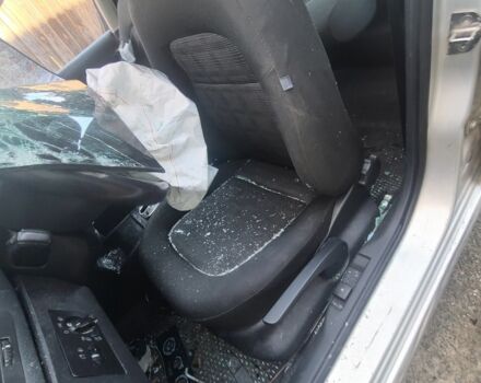 Серый Шкода Фабия, объемом двигателя 0 л и пробегом 200 тыс. км за 850 $, фото 2 на Automoto.ua