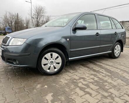 Серый Шкода Фабия, объемом двигателя 1.4 л и пробегом 266 тыс. км за 4750 $, фото 1 на Automoto.ua