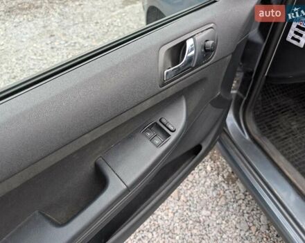 Шкода Фабия 2005 в Ровно на Automoto.ua Серый Шкода Фабия, объемом двигателя 1.39 л и пробегом 180 тыс. км за 3990 $, фото 24 на Automoto.ua