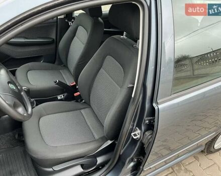Серый Шкода Фабия, объемом двигателя 1.4 л и пробегом 266 тыс. км за 4750 $, фото 11 на Automoto.ua