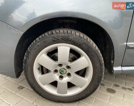 Серый Шкода Фабия, объемом двигателя 1.4 л и пробегом 165 тыс. км за 5450 $, фото 3 на Automoto.ua