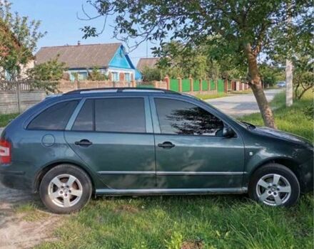 Серый Шкода Фабия, объемом двигателя 1.4 л и пробегом 270 тыс. км за 4250 $, фото 2 на Automoto.ua