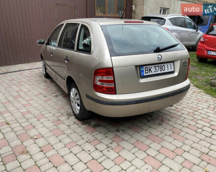 Шкода Фабия 2005 в Ровно на Automoto.ua Серый Шкода Фабия, объемом двигателя 1.39 л и пробегом 230 тыс. км за 4000 $, фото 4 на Automoto.ua