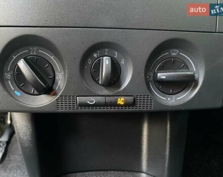 Серый Шкода Фабия, объемом двигателя 1.39 л и пробегом 177 тыс. км за 4800 $, фото 27 на Automoto.ua