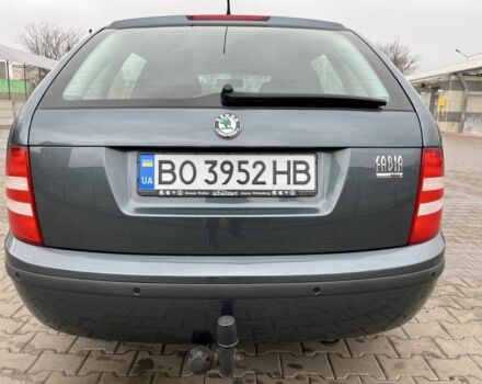 Серый Шкода Фабия, объемом двигателя 1.4 л и пробегом 266 тыс. км за 4750 $, фото 5 на Automoto.ua