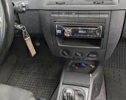 Шкода Фабия 2005 в Ровно на Automoto.ua Серый Шкода Фабия, объемом двигателя 1.39 л и пробегом 180 тыс. км за 3990 $, фото 42 на Automoto.ua