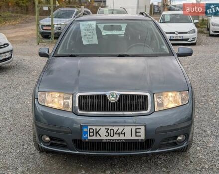 Шкода Фабия 2005 в Ровно на Automoto.ua Серый Шкода Фабия, объемом двигателя 1.39 л и пробегом 180 тыс. км за 3990 $, фото 5 на Automoto.ua
