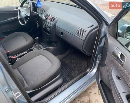 Сірий Шкода Фабія, об'ємом двигуна 1.4 л та пробігом 186 тис. км за 4250 $, фото 7 на Automoto.ua