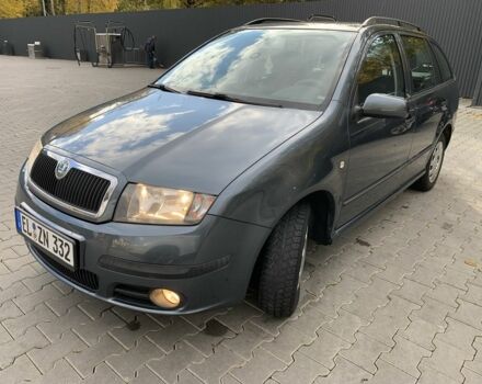 Серый Шкода Фабия, объемом двигателя 1.4 л и пробегом 225 тыс. км за 4450 $, фото 1 на Automoto.ua