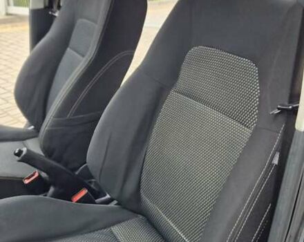 Серый Шкода Фабия, объемом двигателя 1.39 л и пробегом 299 тыс. км за 2999 $, фото 45 на Automoto.ua