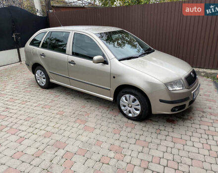 Шкода Фабия 2005 в Ровно на Automoto.ua Серый Шкода Фабия, объемом двигателя 1.39 л и пробегом 230 тыс. км за 4000 $, фото 1 на Automoto.ua