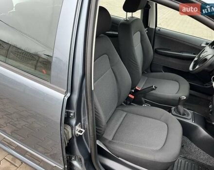Серый Шкода Фабия, объемом двигателя 1.4 л и пробегом 266 тыс. км за 4750 $, фото 16 на Automoto.ua
