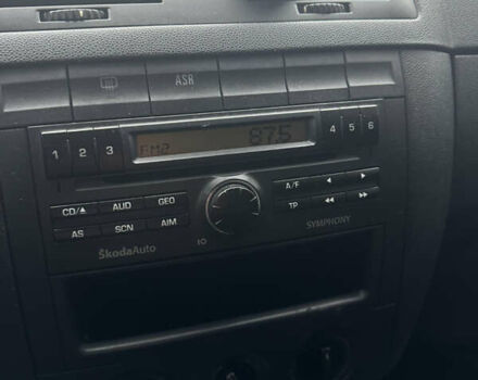 Сірий Шкода Фабія, об'ємом двигуна 1.4 л та пробігом 147 тис. км за 3870 $, фото 15 на Automoto.ua