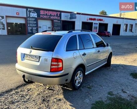 Серый Шкода Фабия, объемом двигателя 1.4 л и пробегом 318 тыс. км за 5000 $, фото 3 на Automoto.ua