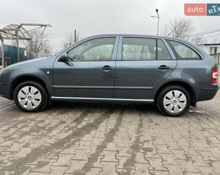 Серый Шкода Фабия, объемом двигателя 1.4 л и пробегом 266 тыс. км за 4750 $, фото 1 на Automoto.ua