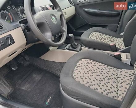 Сірий Шкода Фабія, об'ємом двигуна 1.4 л та пробігом 159 тис. км за 4200 $, фото 8 на Automoto.ua