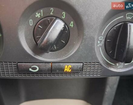 Сірий Шкода Фабія, об'ємом двигуна 1.4 л та пробігом 159 тис. км за 4200 $, фото 5 на Automoto.ua