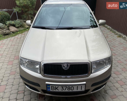 Шкода Фабия 2005 в Ровно на Automoto.ua Серый Шкода Фабия, объемом двигателя 1.39 л и пробегом 230 тыс. км за 4000 $, фото 7 на Automoto.ua