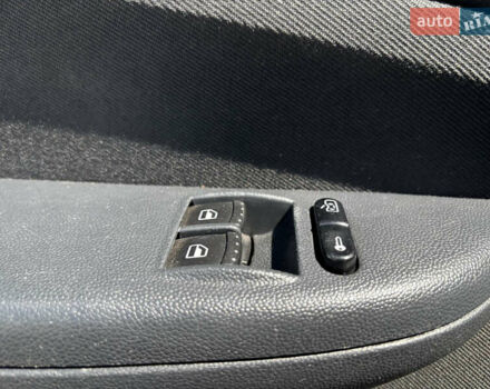 Серый Шкода Фабия, объемом двигателя 1.4 л и пробегом 272 тыс. км за 4500 $, фото 25 на Automoto.ua