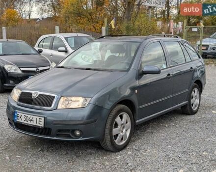 Шкода Фабия 2005 в Ровно на Automoto.ua Серый Шкода Фабия, объемом двигателя 1.39 л и пробегом 180 тыс. км за 3990 $, фото 2 на Automoto.ua