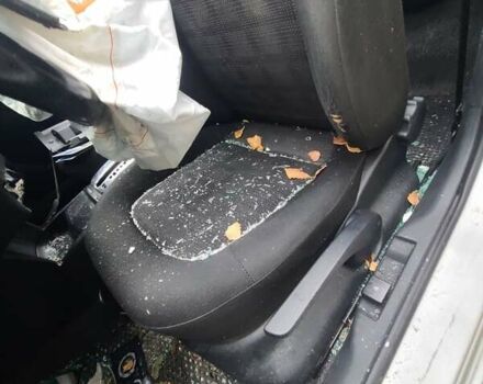 Сірий Шкода Фабія, об'ємом двигуна 1.39 л та пробігом 201 тис. км за 950 $, фото 6 на Automoto.ua