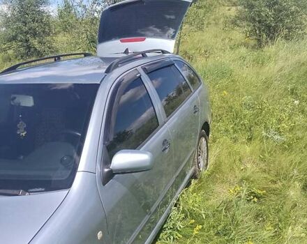 Серый Шкода Фабия, объемом двигателя 1.39 л и пробегом 241 тыс. км за 5000 $, фото 2 на Automoto.ua