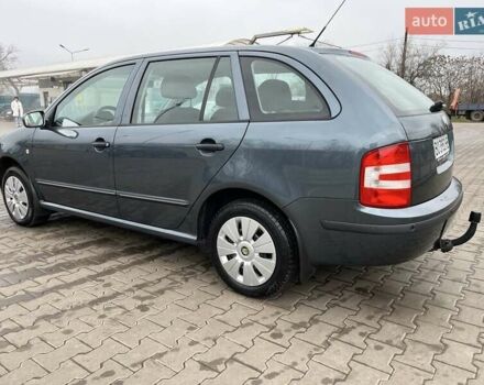 Серый Шкода Фабия, объемом двигателя 1.4 л и пробегом 266 тыс. км за 4750 $, фото 2 на Automoto.ua