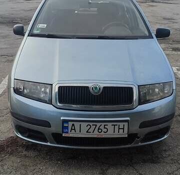 Серый Шкода Фабия, объемом двигателя 1.39 л и пробегом 222 тыс. км за 3500 $, фото 2 на Automoto.ua