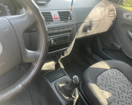 Серый Шкода Фабия, объемом двигателя 1.2 л и пробегом 171 тыс. км за 3500 $, фото 7 на Automoto.ua