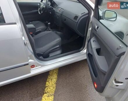 Серый Шкода Фабия, объемом двигателя 1.39 л и пробегом 100 тыс. км за 4700 $, фото 12 на Automoto.ua