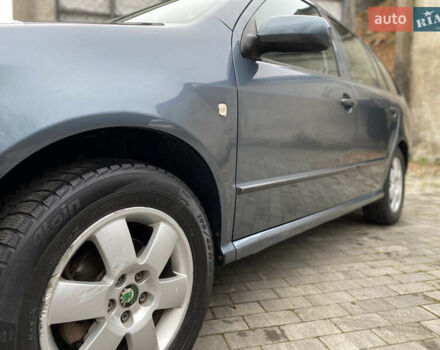 Серый Шкода Фабия, объемом двигателя 1.4 л и пробегом 258 тыс. км за 3950 $, фото 4 на Automoto.ua