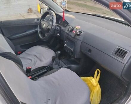 Серый Шкода Фабия, объемом двигателя 1.4 л и пробегом 307 тыс. км за 3700 $, фото 2 на Automoto.ua