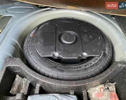 Серый Шкода Фабия, объемом двигателя 1.39 л и пробегом 177 тыс. км за 4800 $, фото 31 на Automoto.ua